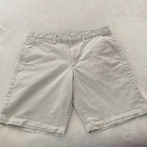 Gap Mens Khaki Shorts, Size 32, 9- inch Inseam